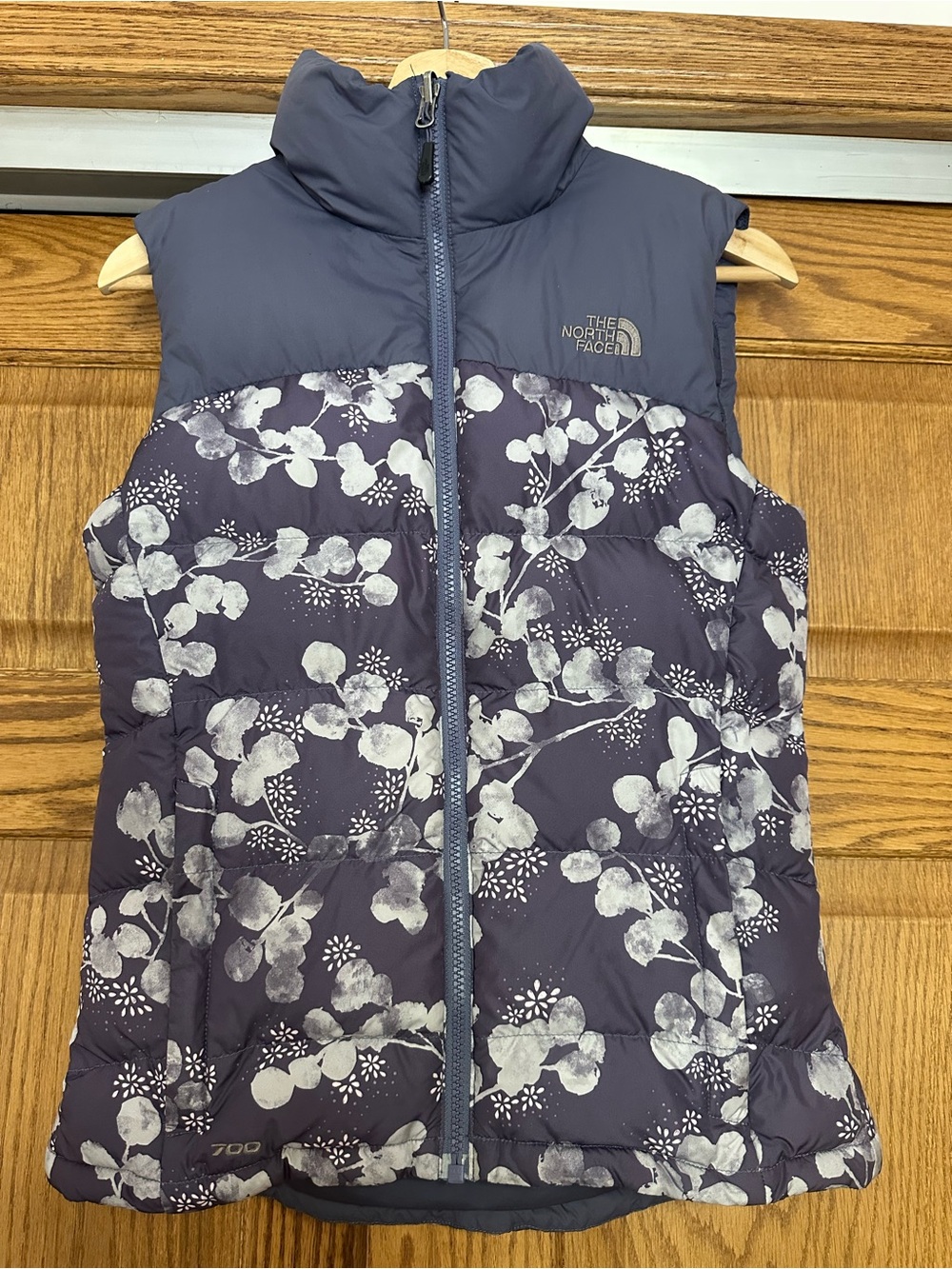 The North Face 700 Goose Down Insulated Floral Full Zip Vest Women’s XS Purple